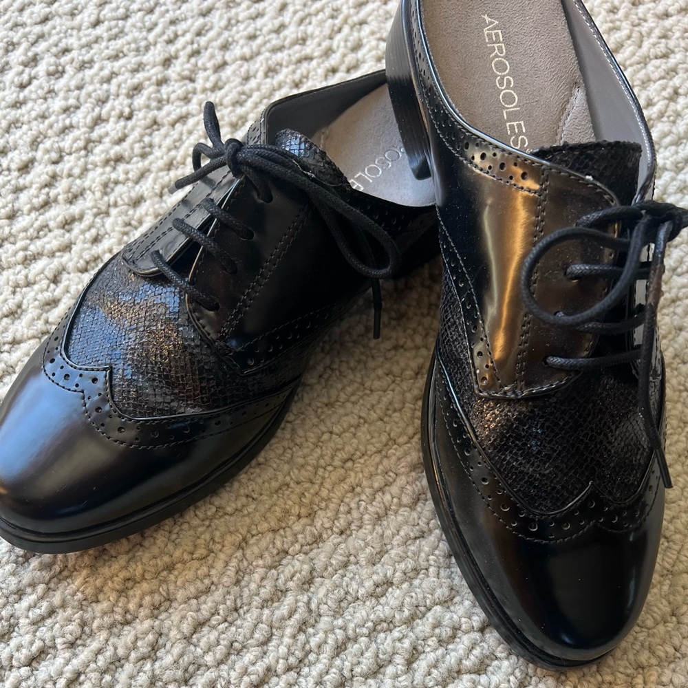 AEROSOLES Black Mules